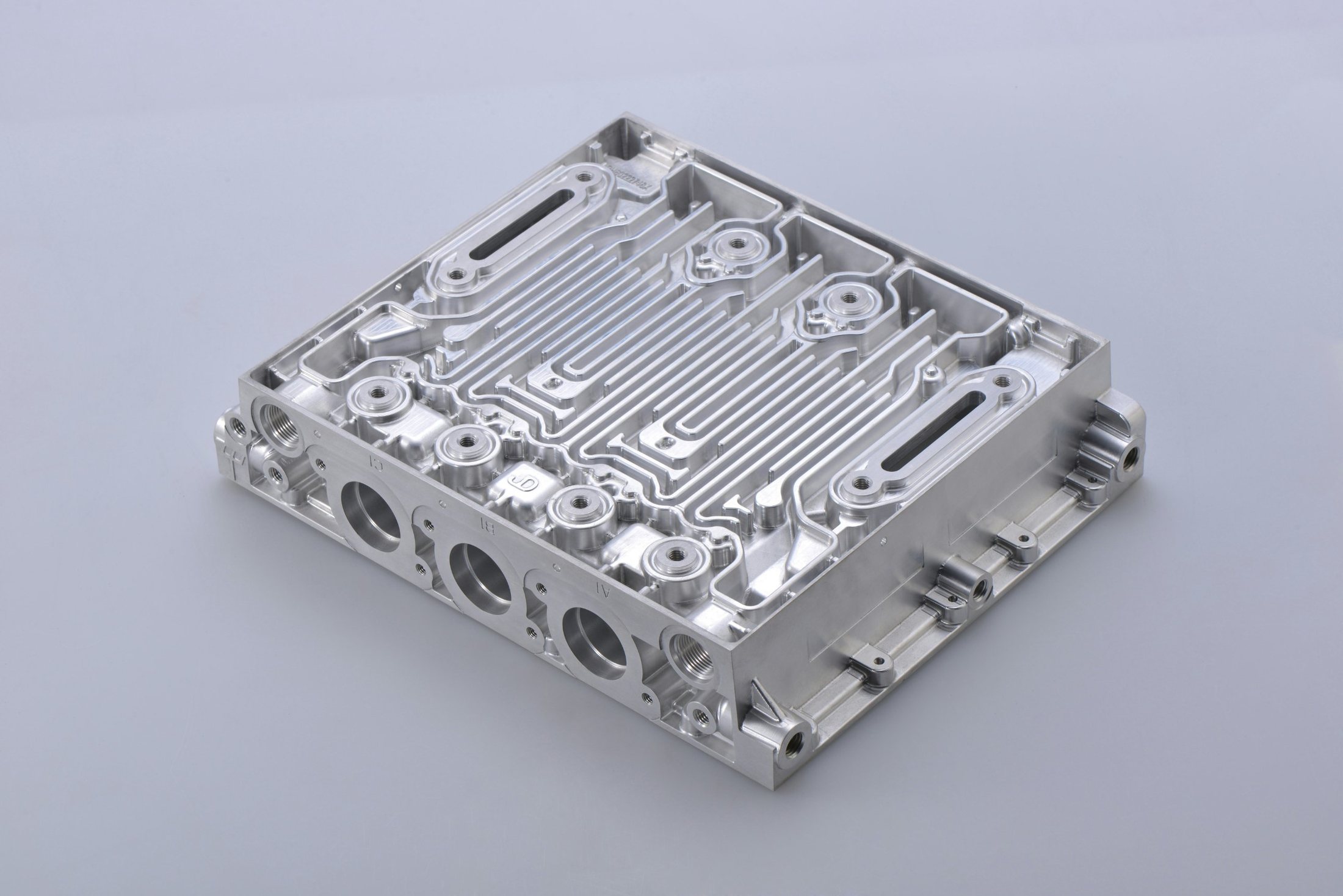 Machined aluminium manifold plate