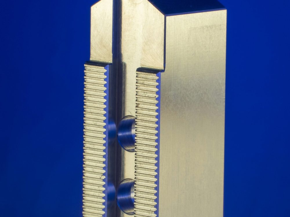 Serrated chuck jaw