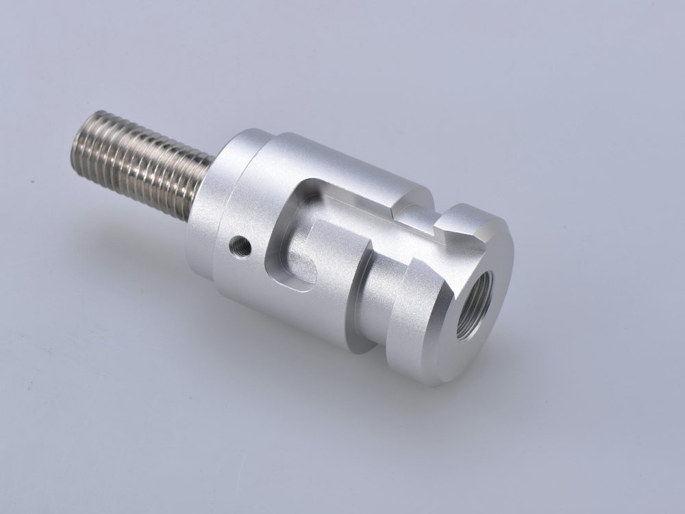 Threaded adapter
